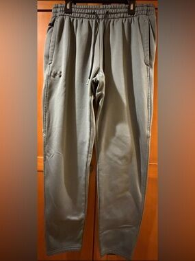 MENS UNDER ARMOUR
JOGGERS
EXCELLENT CONDITION